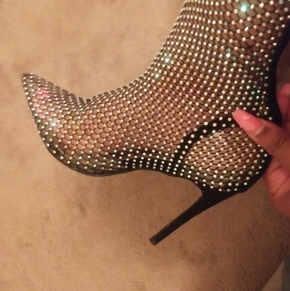 BRAND NEW Ankle Sock Boot In Black Fishnet Heel - Picture 2 of 10